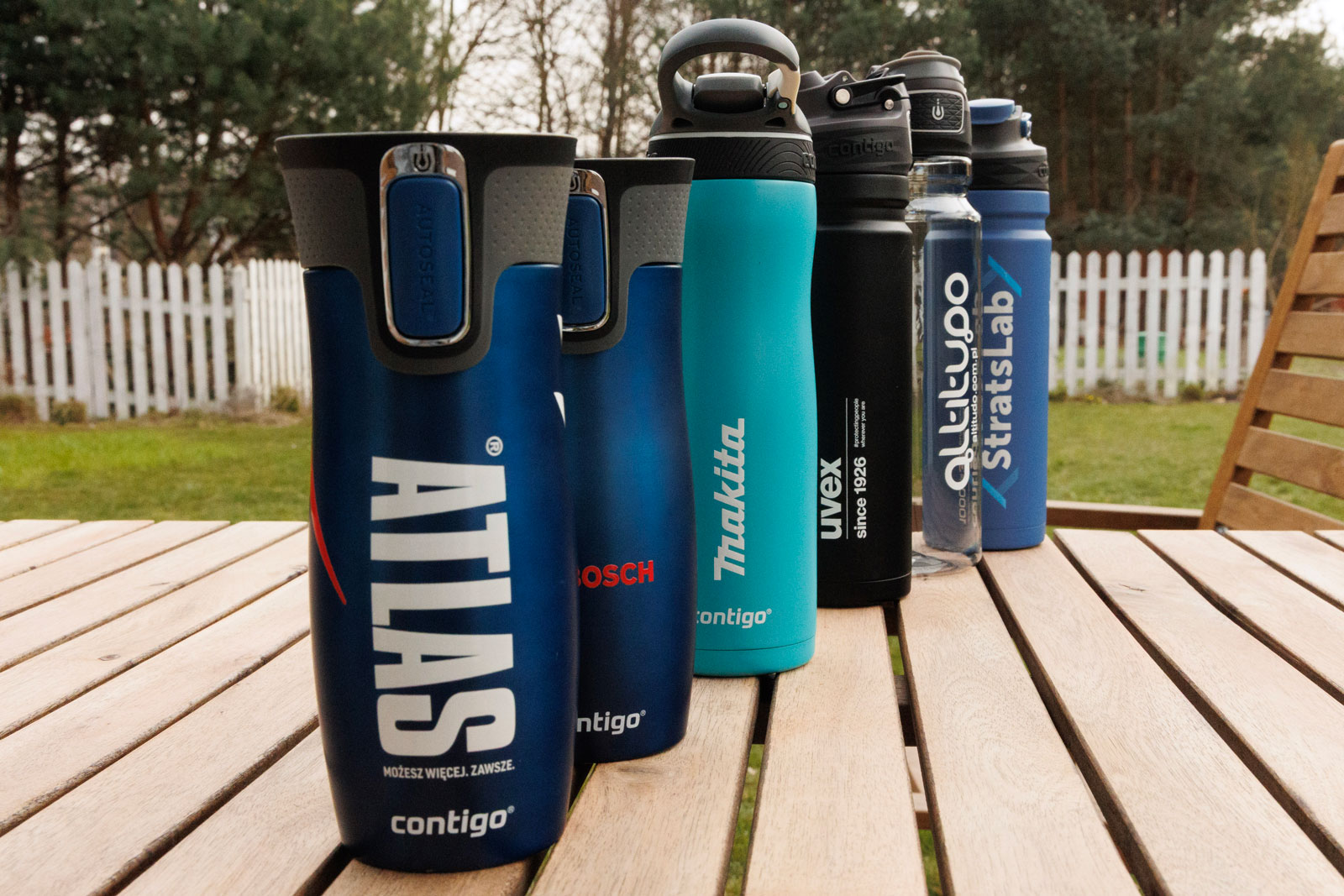 Kubek termiczny z logo firmowym — kompletny poradnik zamawiania 2026